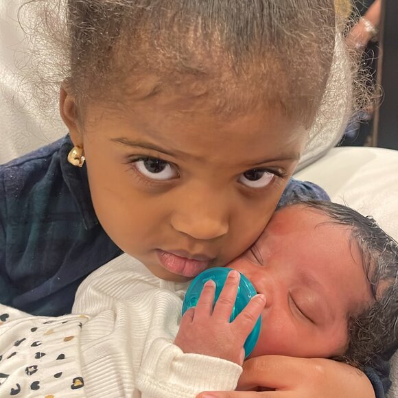 Meet your Posher, Kenyata - Picture 2 of 3